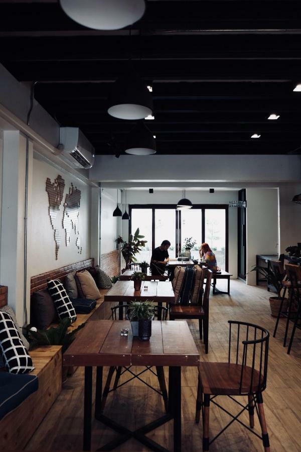 Slee Hostel Chiangmai (Adults Only) Chiang Mai Bagian luar foto
