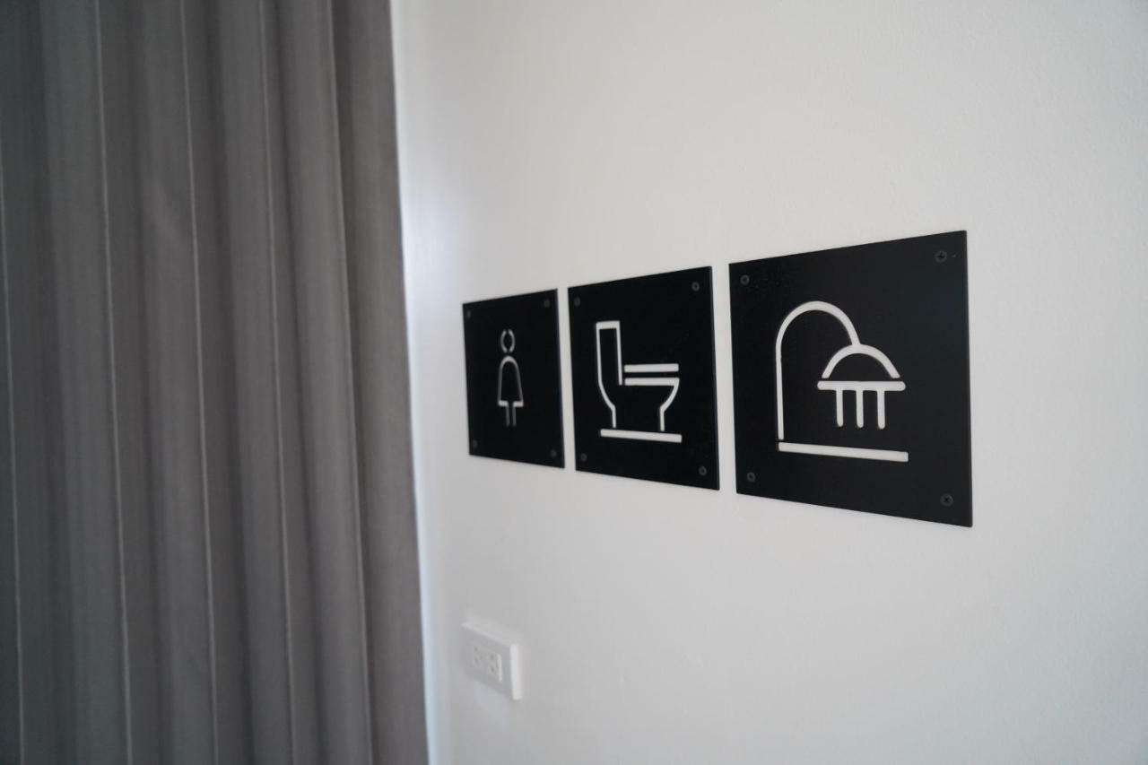Slee Hostel Chiangmai (Adults Only) Chiang Mai Bagian luar foto